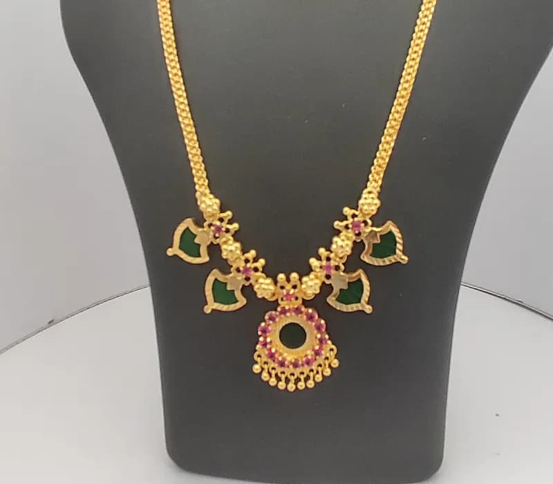 Palakka Mala 4-Leaf Pendant Necklace